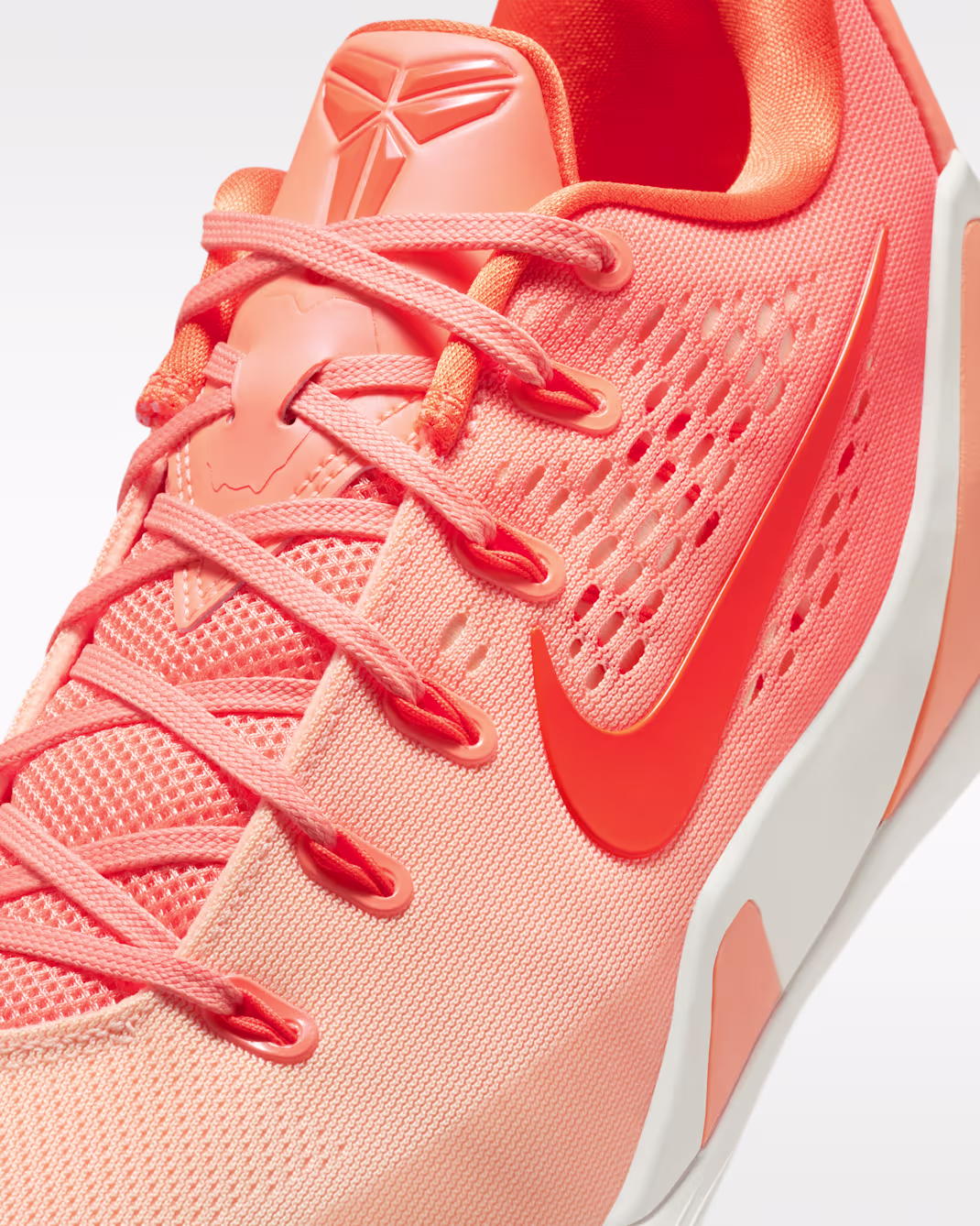 Nike Kobe 9 Elite Low EM view 4